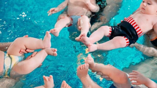 cours-particuliers-de-natation-bebes-nageurs-a-domicile