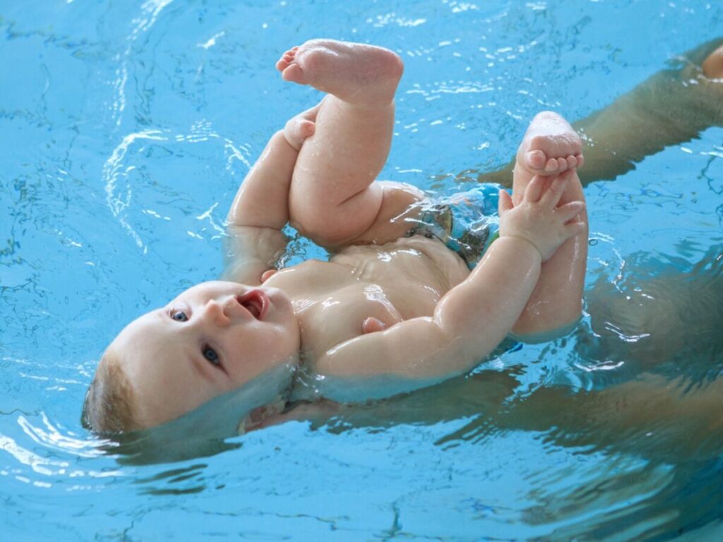 cours-particuliers-de-natation-bebes-nageurs-a-domicile